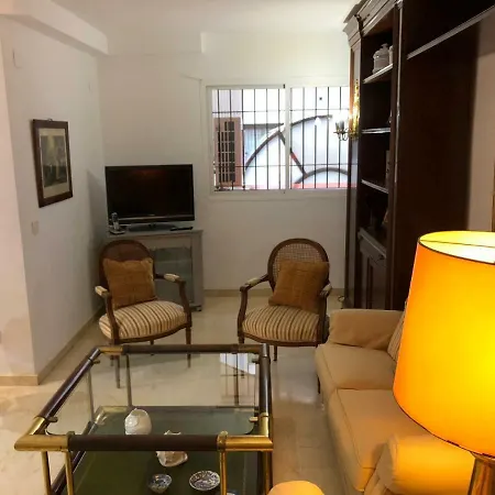 Ronda De Tejares Apartment *